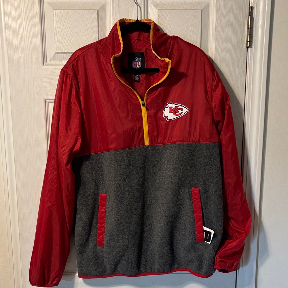 NWT Kansas City Chiefs Red and Gray Lightweight Jacket. Quarter zip, pullover